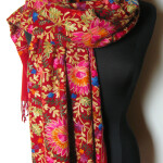 Håndbroderet Kashmir uld sjal_tørklæde. Samarkand har stort udvalg af uld tørklæder.